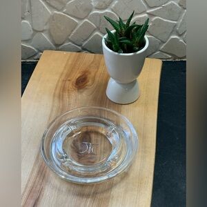 HILTON | Vintage Round Glass Ashtray
